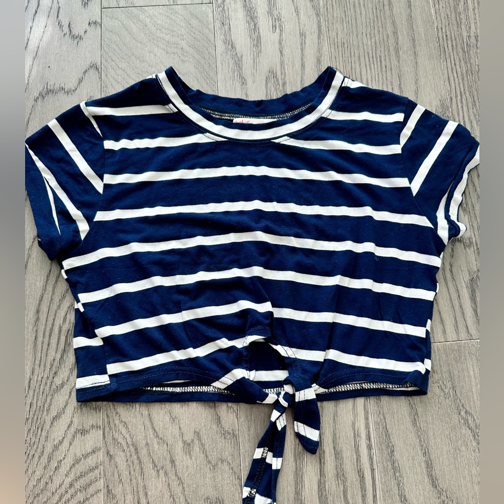 Romwe cropped shirt